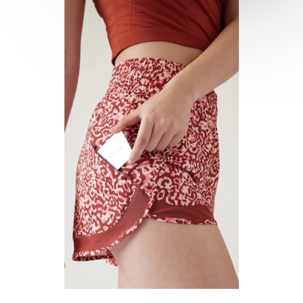 Athleta NWOT Mesh Racer High Rise 3" Short - Picture 2 of 8